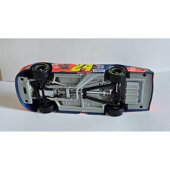 NASCAR 1:24 diecast. Jeff Gordon 2004 Chevy Monte Carlo #24 DuPont. Signed - Picture 5 of 6